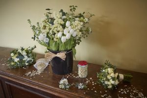 Wedding flowers that won’t break the bank Classic Package 994x663 300x200.jpg 3