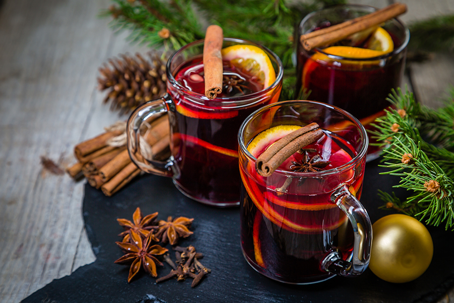 Mulled wine for winter weddings