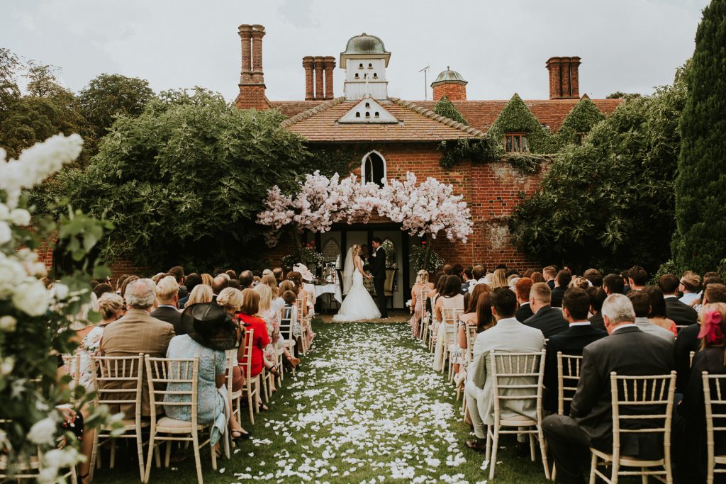 Selecting your wedding floral arrangement woodhall manor wedding photos 1024x683.jpg 1