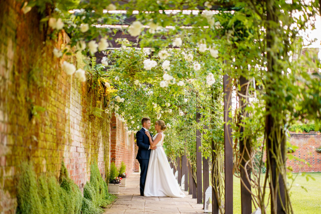 Can weddings be planned in a few weeks? wedding couple 1