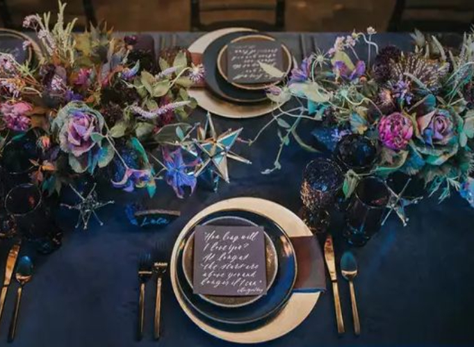 Navy and gold wedding tablescape