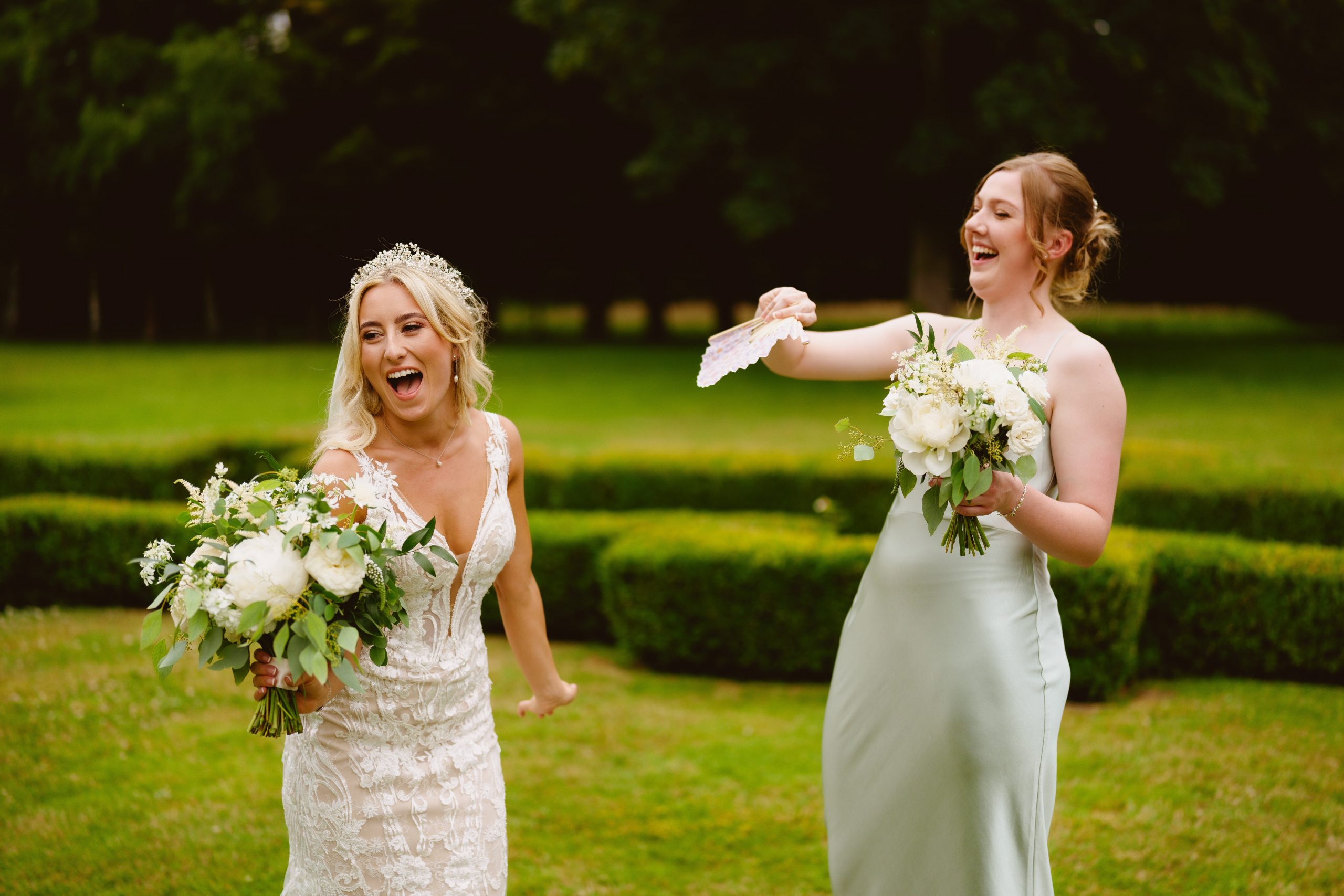 How To Create The Ultimate Wedding Day Emergency Kit